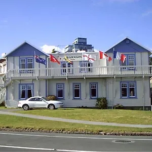 Barnacles Seaside Hostel